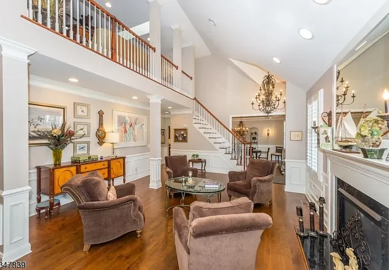 Briar Ct — Photo 15