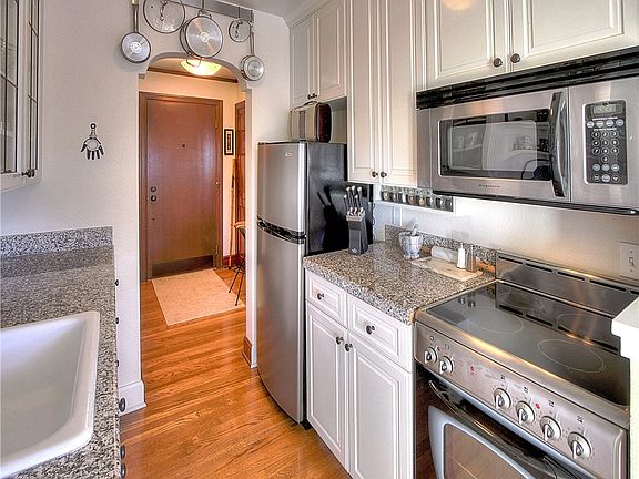 3rd image of 301 N Tacoma Ave Unit 405