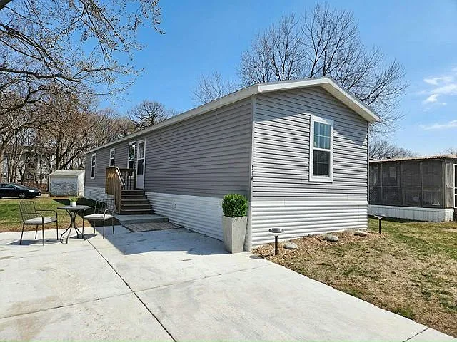 314 Oak Ln #104 — Photo 1