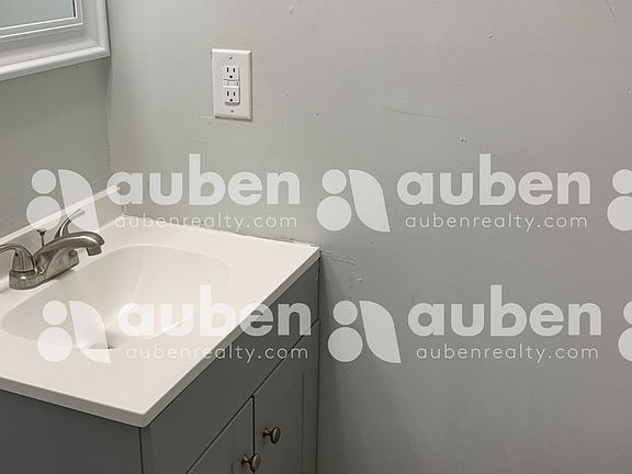 4th image of 260 Wynn Way #10973145