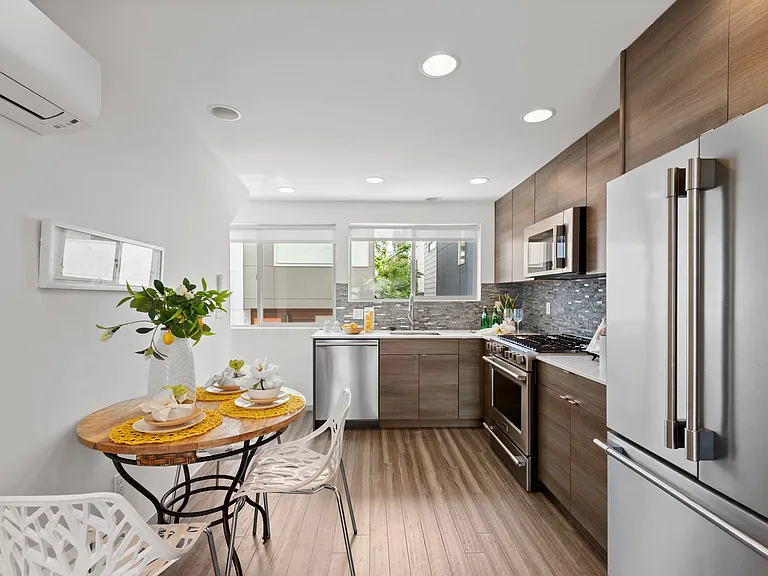 4418 Francis Ave N #B — Photo 7