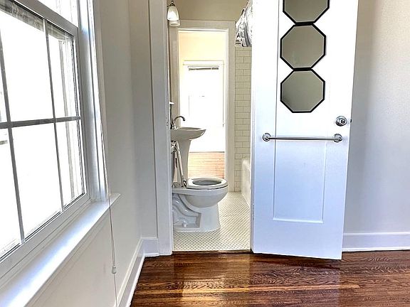 4th image of 131 Olive St #J