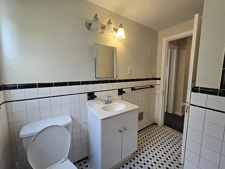 15205 Maplewood Ave — Photo 26