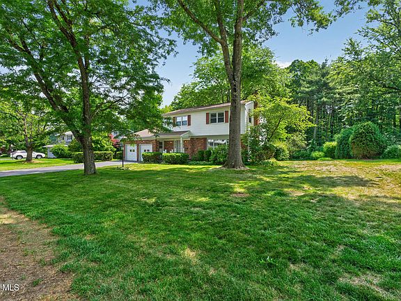 4th image of 1222 Hempstead Road