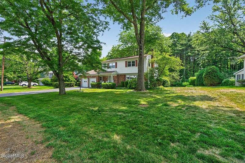 4th image of 1222 Hempstead Road