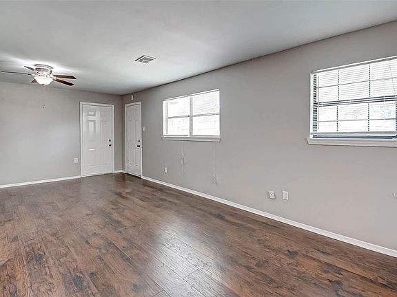 4th image of 2206 Estate Dr