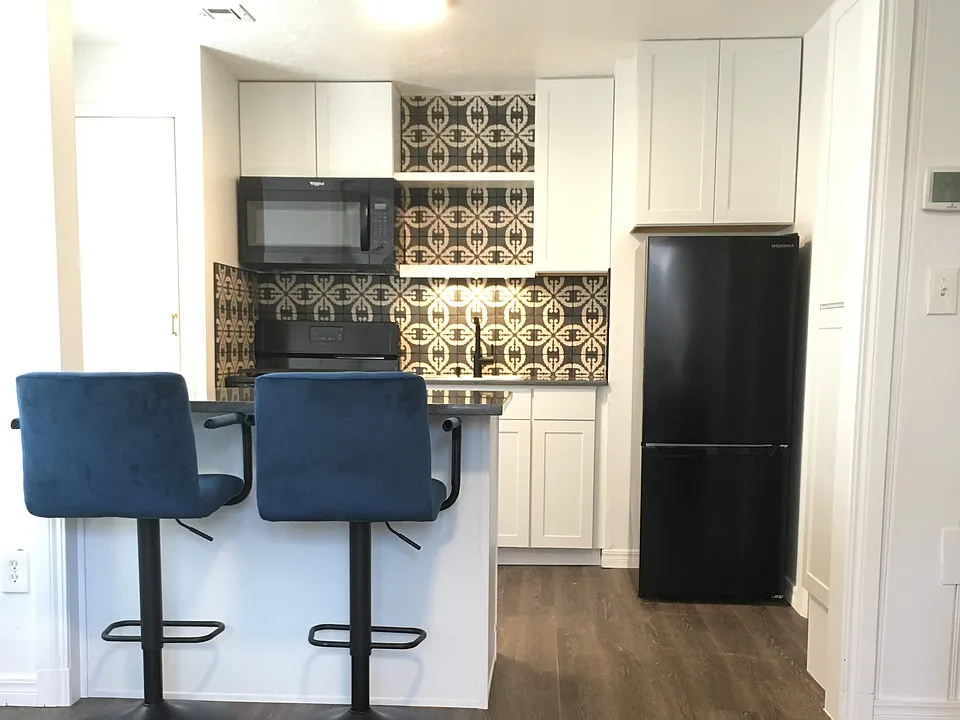 1328 NW 20th St