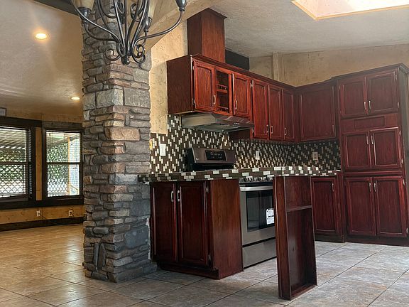 4th image of 2875 N Hill Field Rd #111