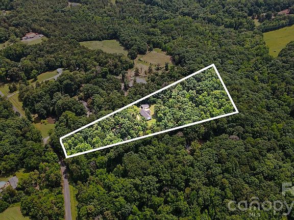 5th image of 8900 Lazy Ridge Ln