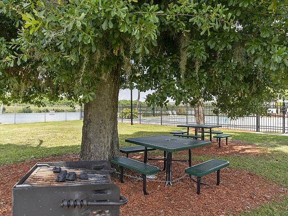 5th image of 411 River Bay Dr #1a0