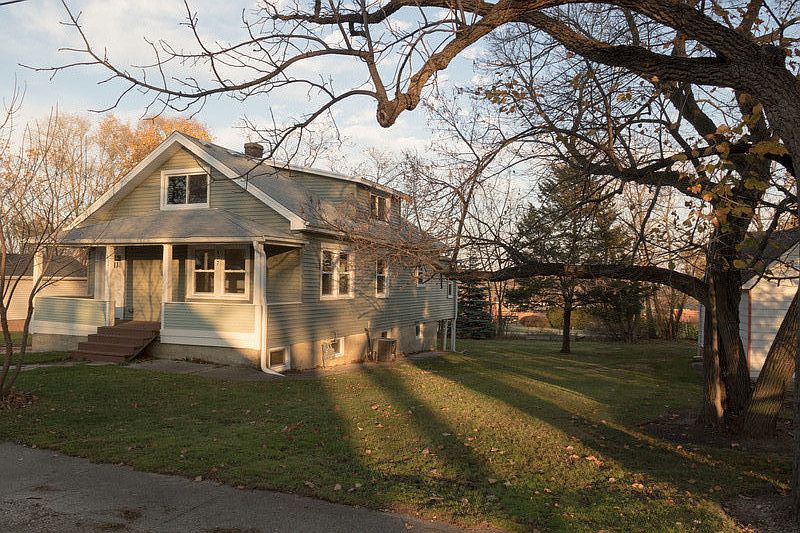 STREET VIEW
						:
						Front & side yard pictured from street view.