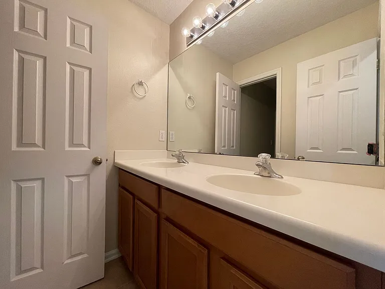 3125 E Banister Rd — Photo 20