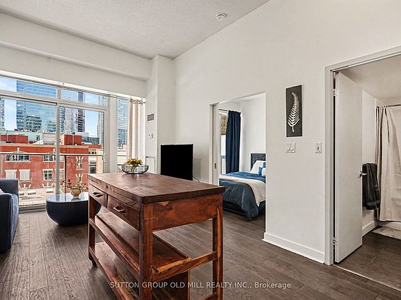 3rd image of 126 Simcoe St #713