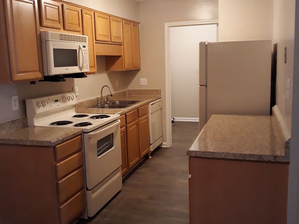 1st image of 103D Village Ln #103D