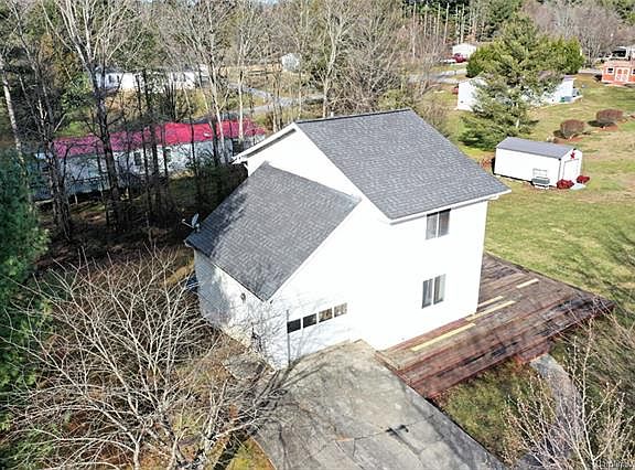 4th image of 18 Apple Blossom Ln