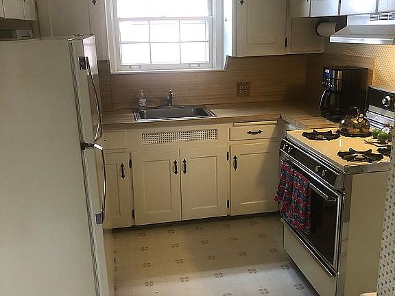 5th image of 2118 Beaufait Dr