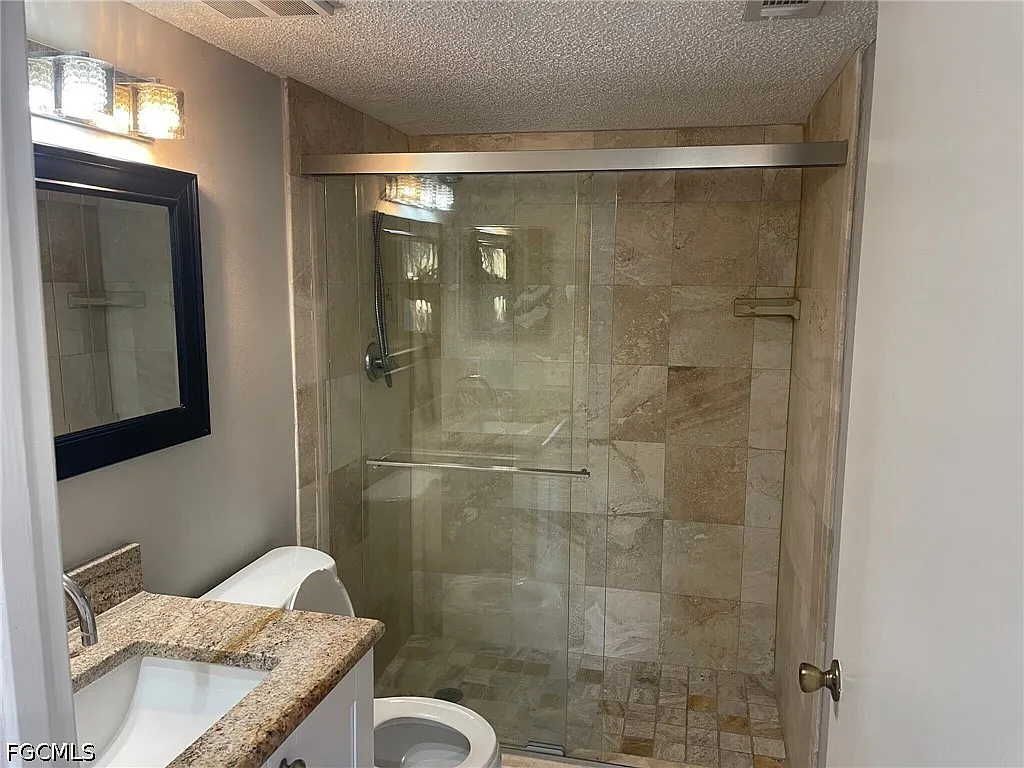 2 bed, 2.0 bath, 980 sqft, $1,600 — Photo 3