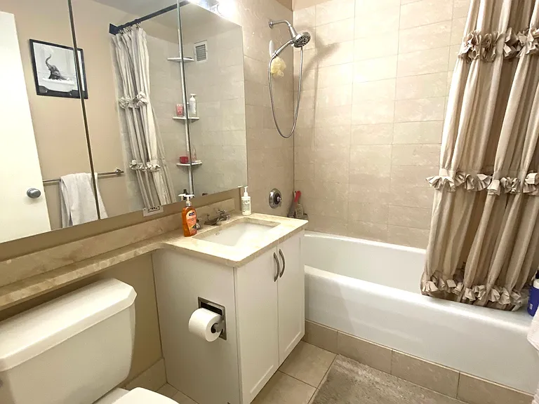 250 E 30th St #10F — Photo 5