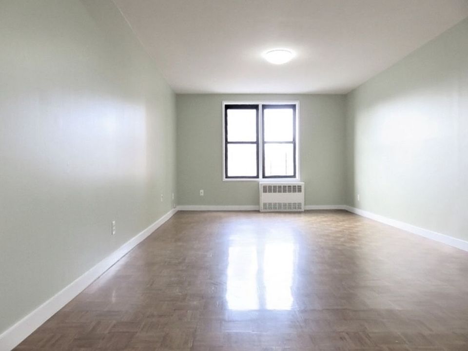 1st image of 815 27th Ave APT 304