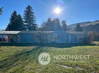 321 8th St NE, Bridgeport, WA 98813