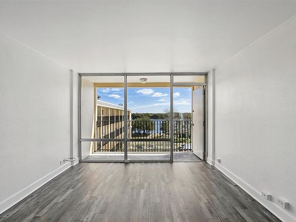 4th image of 151 E Washington St #1-606
