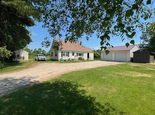23 Hatch St, Richmond, ME 04357