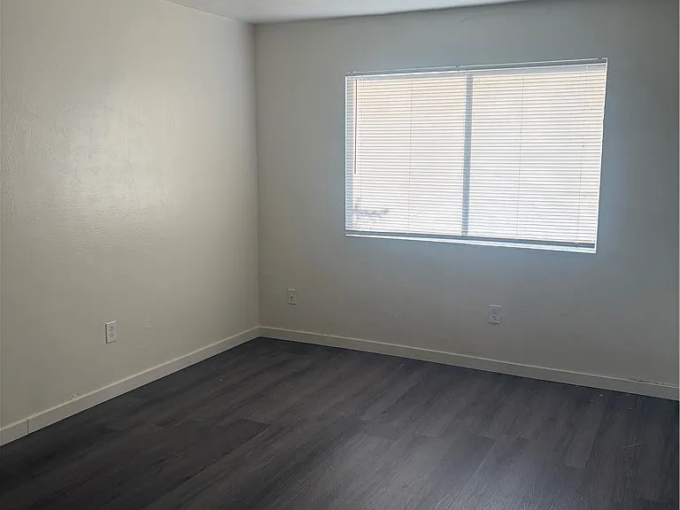 8636 Tamarind Ave — Photo 2