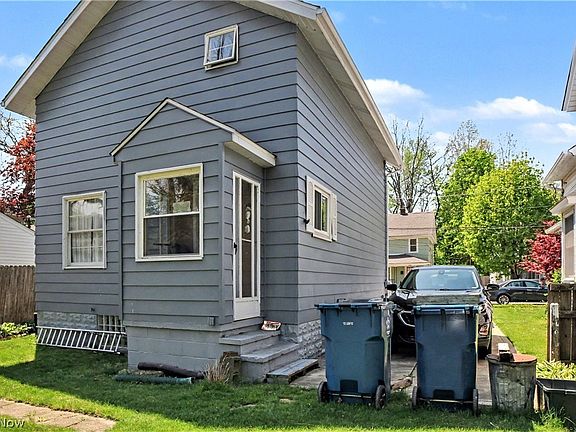 2nd image of 419 Meadow Ln
