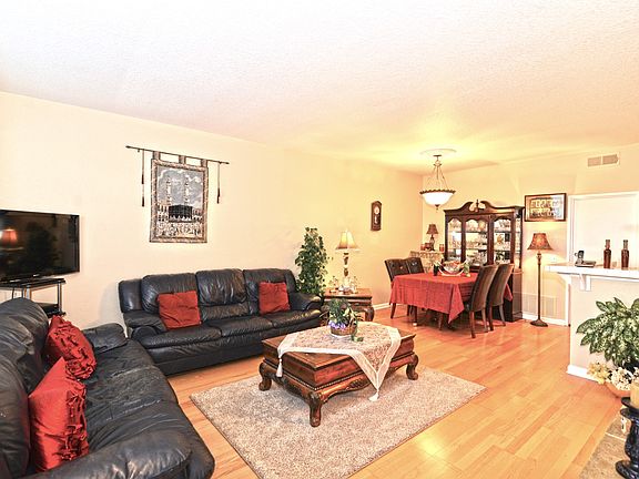 4th image of 27462 Jasmine Ave