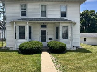 215 E Lincoln Ave, Lancaster, WI 53813
