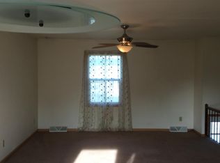 1636 Maness Ct, Sycamore, IL 60178