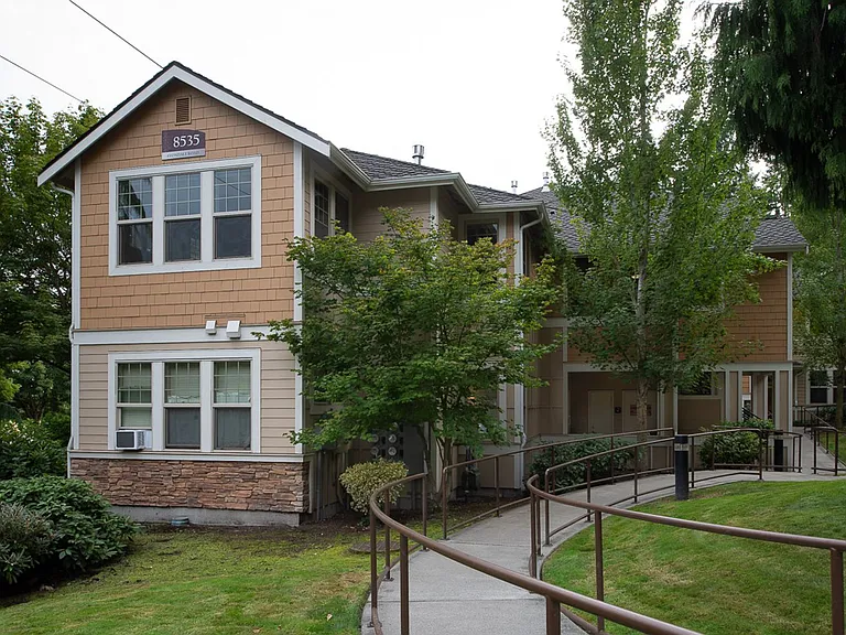 8535 Avondale Rd NE #A201 — Photo 2