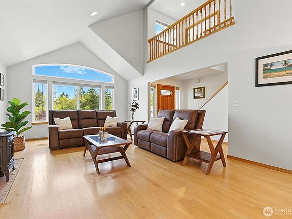 4th image of 1380 NE Lena Place