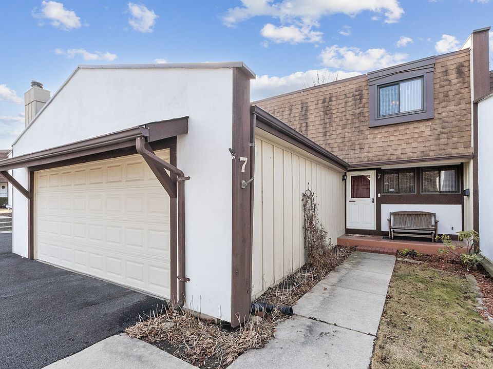 1st image of 7 Cherrywood Ct