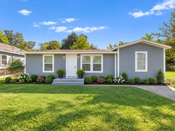 1112 8th St APT A, Orange, TX 77630