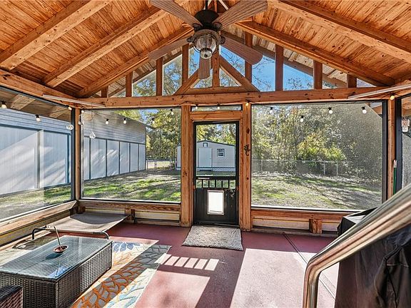 3rd image of 395 Foxwood Cir