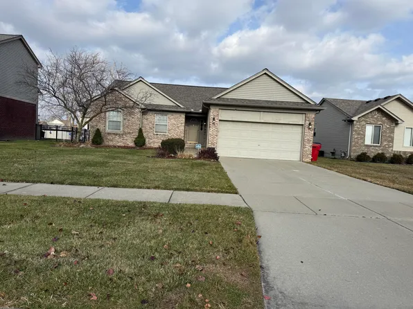 32037 Red Creek Dr, Chesterfield, MI 48047