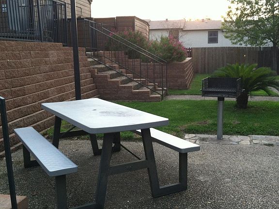 picnic area with grill
