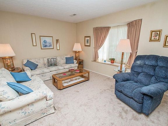 2nd image of 9959 Magnolia Dr #11