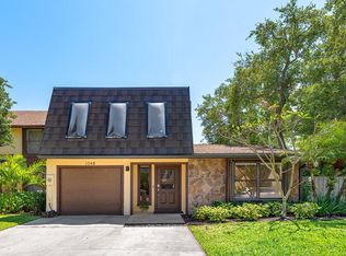 1048 Raintree Dr, Palm Beach Gardens, FL 33410