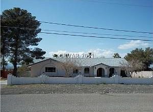 2nd image of 685 Clayton St