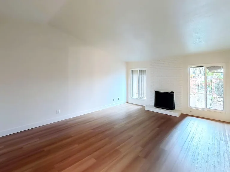 5444 N Maroa Ave #114 — Photo 6