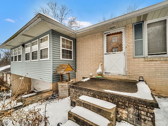 3rd image of 13458 Theeland Ave NW