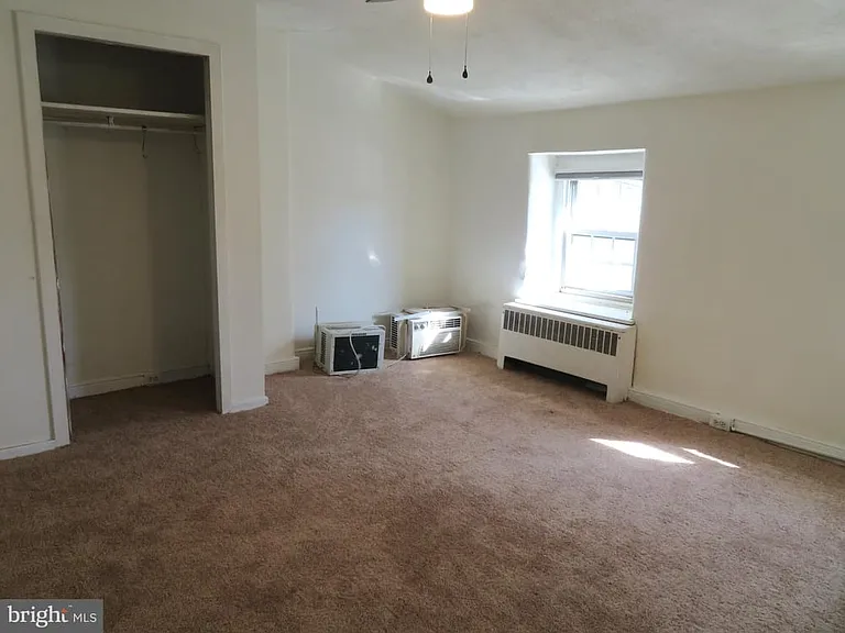 156 Grape St — Photo 16
