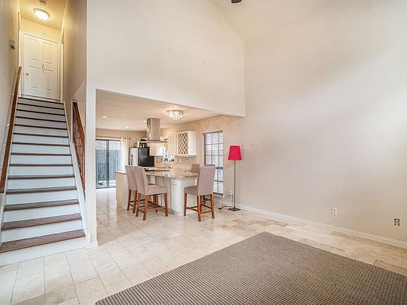 2nd image of 600 Saddle Rock Ct
