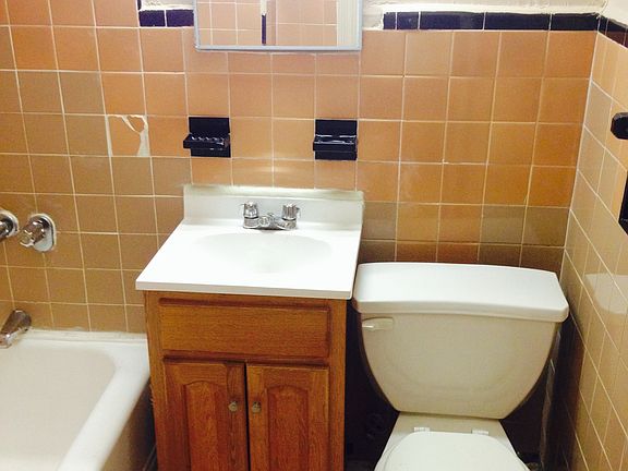 2nd image of 869 Saint Johns Pl APT 3