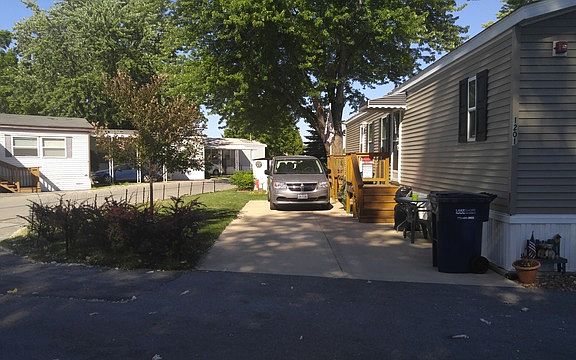 3rd image of 8800 S Harlem Ave Trailer 1201