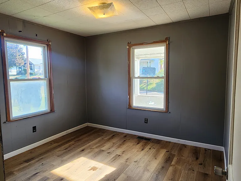 2405 Monroe Ave — Photo 6