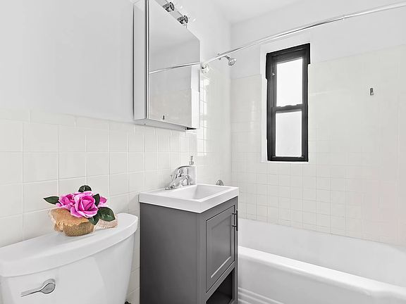 4th image of 315 E 56th St APT 5J