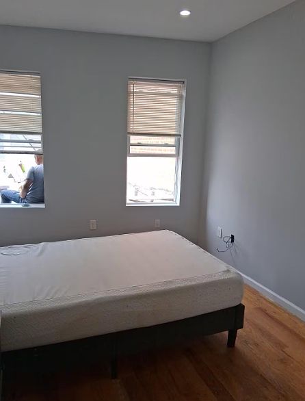 2nd image of 21483 Jamaica Ave